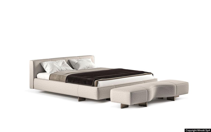 Уютная кровать Minotti Yves Bed