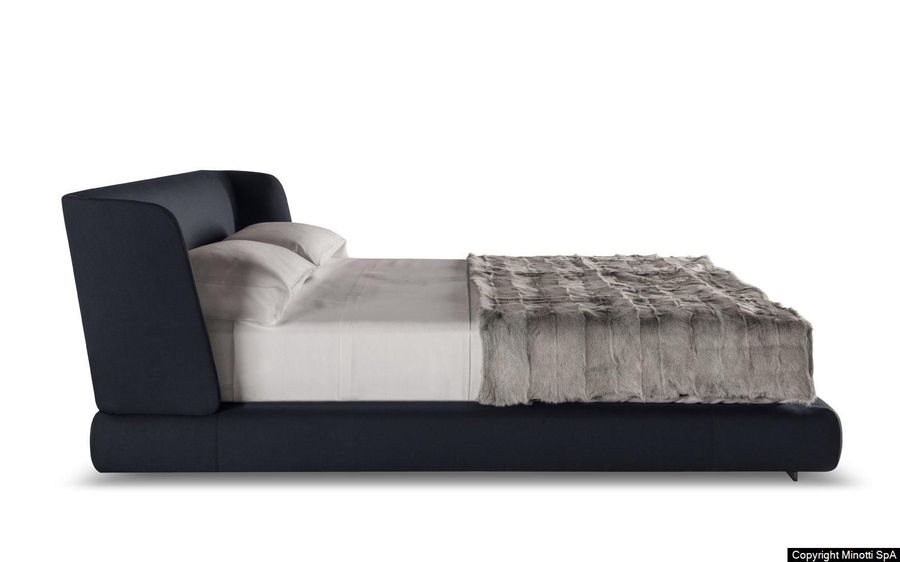 Стильная кровать Minotti Reeves Bed