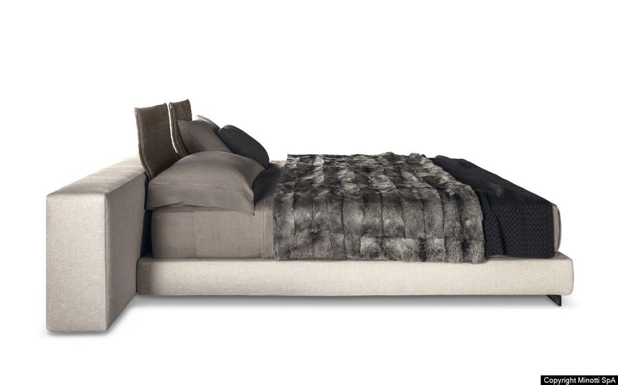 Мягкая кровать Minotti Yang Bed